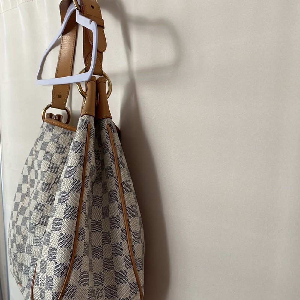 Authentic Louis Vuitton - Picture 8 of 8